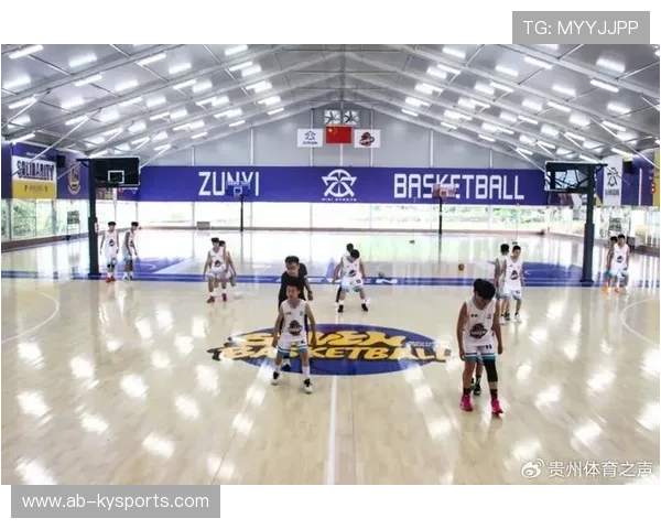 篮球学院推动青训课程与地方体育局合作试点，篮球青训师的待遇怎么样